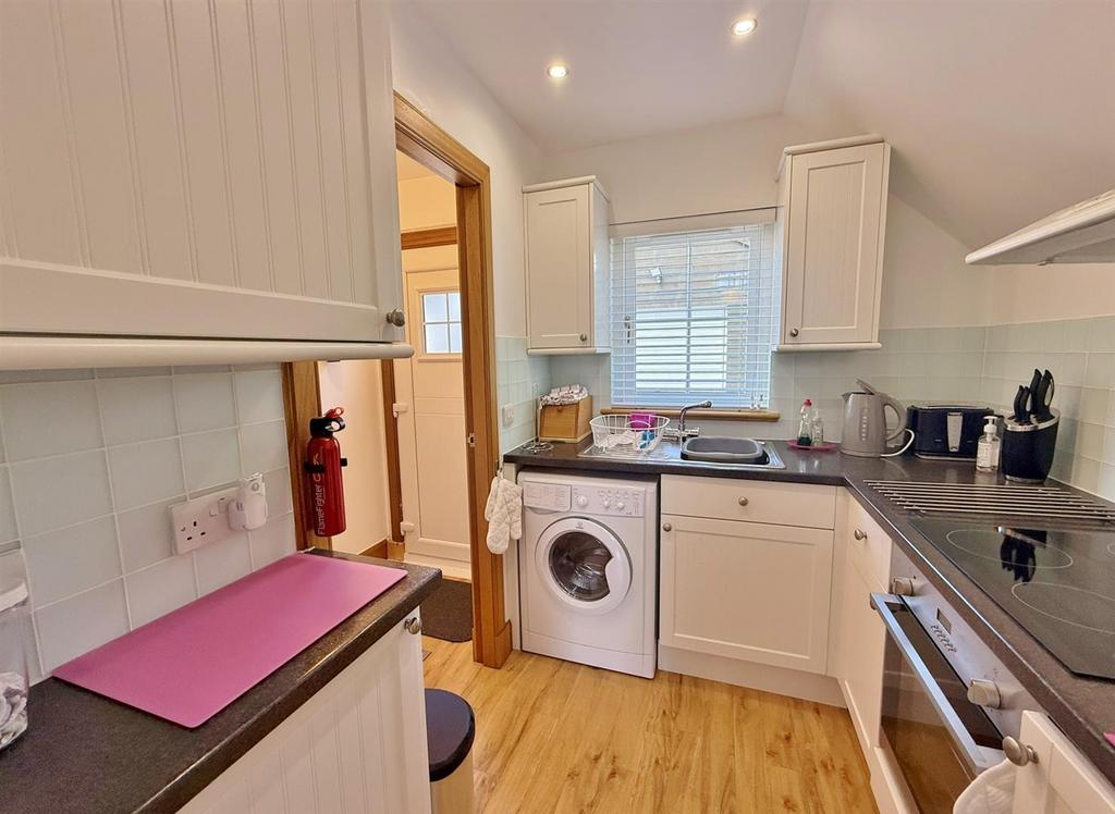 Little Wellingtonia kitchen