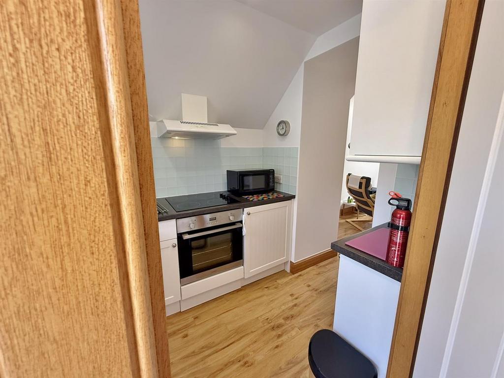 Little Wellingtonia kitchen