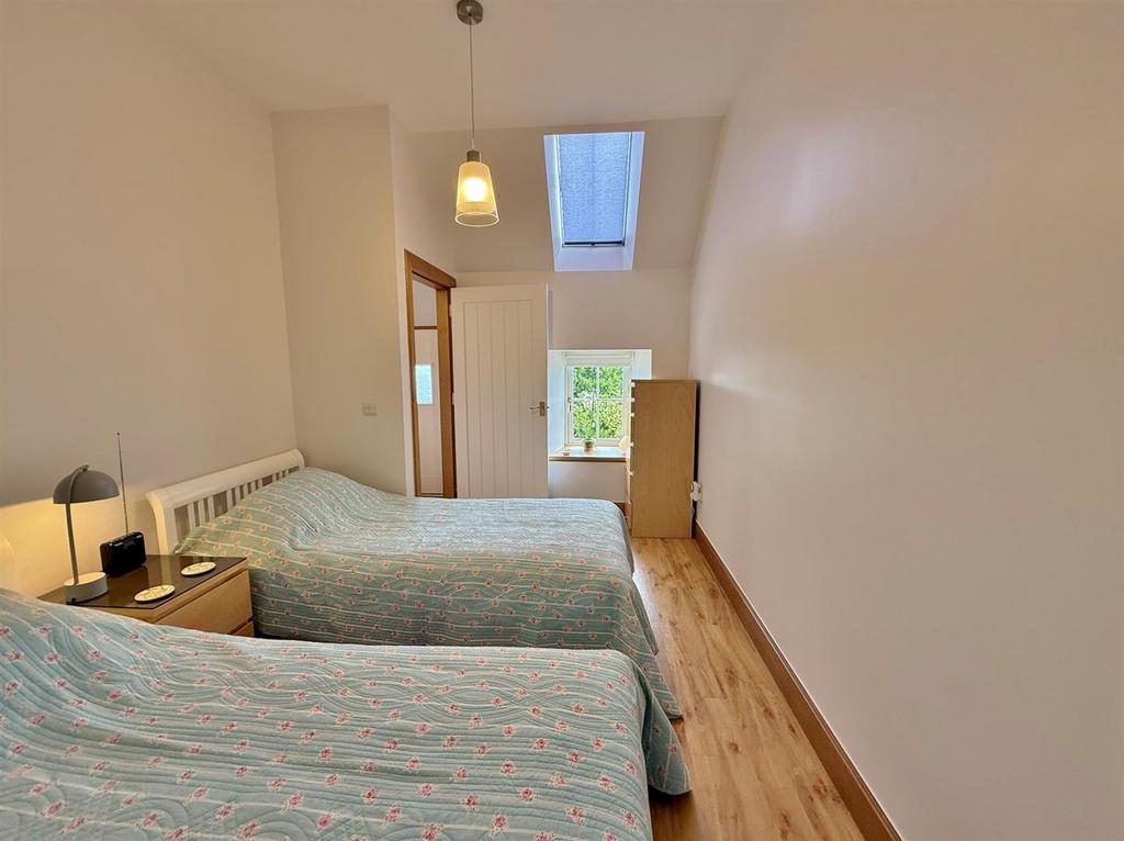 Little Wellingtonia bedroom