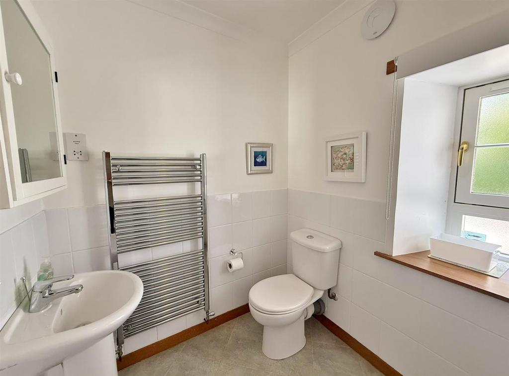Wellingtonia Bathroom