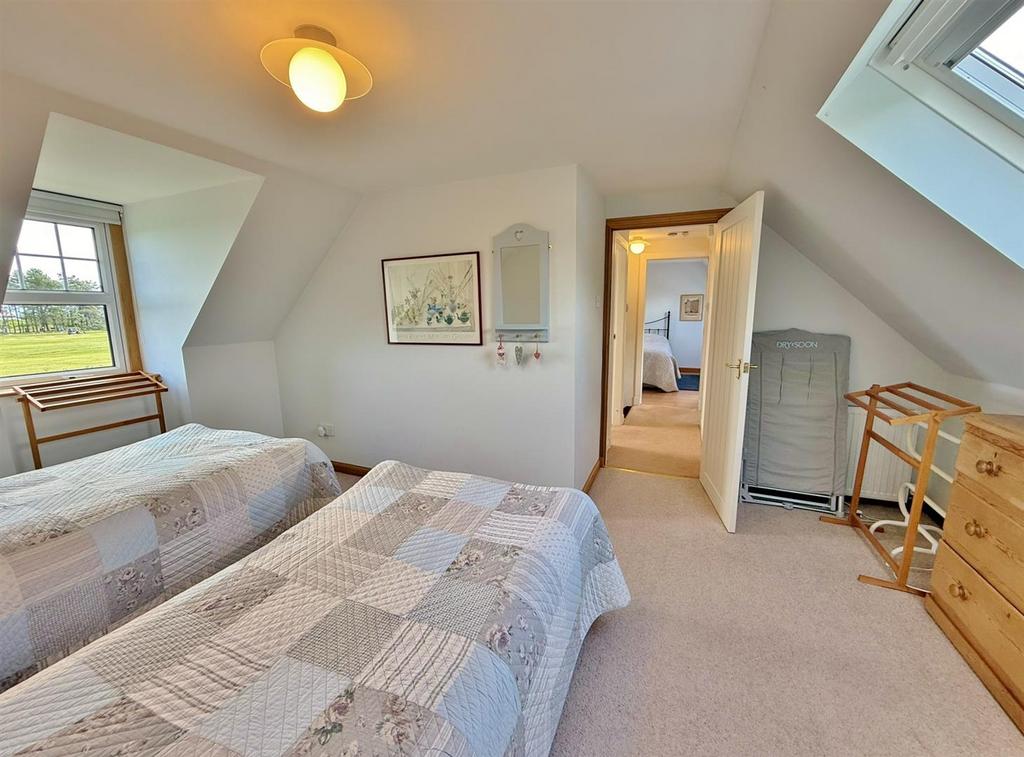 Wellingtonia Bedroom 2
