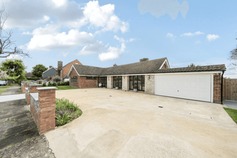 undefined, Worcester Gardens, Worcester Park, KT4
