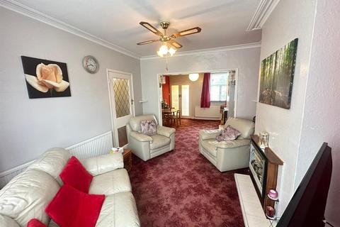 2 bedroom house for sale, St. Marys Road, Ilford