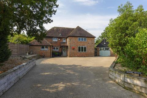 Meadow Cottage Berkeley Close, Dunkirk, Faversham, ME13 9TR