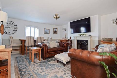 2 bedroom apartment for sale, Central Parade, Herne Bay