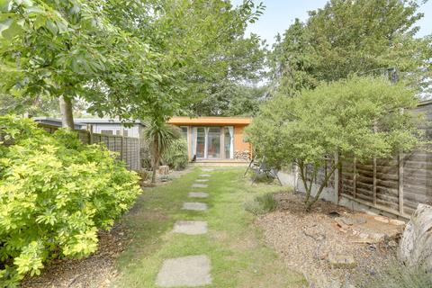 2 bedroom flat for sale, Laleham Road, Catford , London, SE6