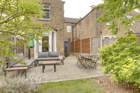 12a Laleham Road, London, SE6 2HT
