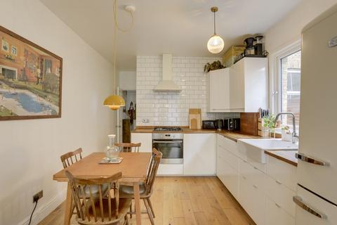12a Laleham Road, London, SE6 2HT