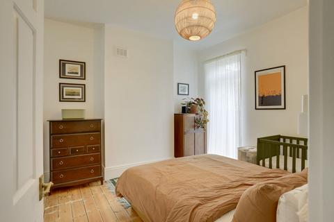 12a Laleham Road, London, SE6 2HT