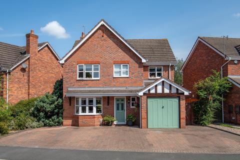 4 bedroom detached house for sale, Appletrees Crescent, Bromsgrove, Worcestershire, B61