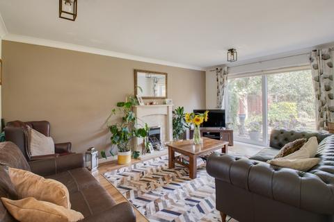4 bedroom detached house for sale, Appletrees Crescent, Bromsgrove, Worcestershire, B61