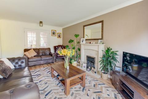 4 bedroom detached house for sale, Appletrees Crescent, Bromsgrove, Worcestershire, B61