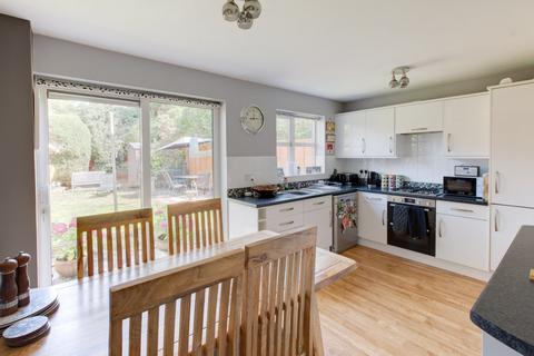 4 bedroom detached house for sale, Appletrees Crescent, Bromsgrove, Worcestershire, B61