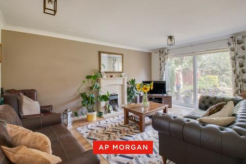 4 bedroom detached house for sale, Appletrees Crescent, Bromsgrove, Worcestershire, B61