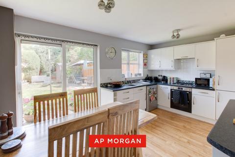 4 bedroom detached house for sale, Appletrees Crescent, Bromsgrove, Worcestershire, B61
