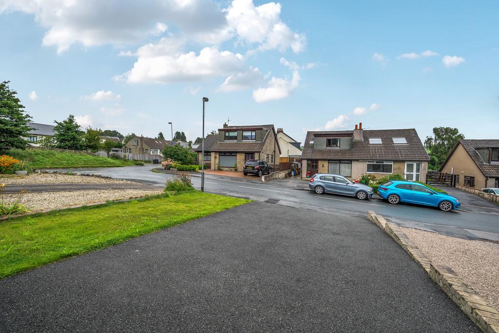 Spacious Driveway