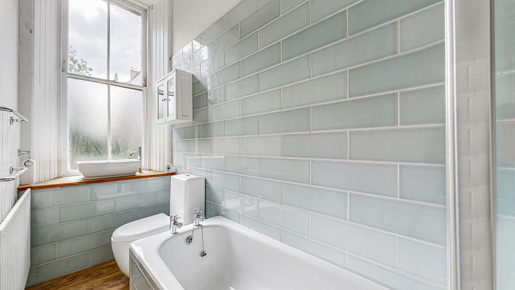 37-web-or-mls-68 Kelvin Drive Flat 1.1 41