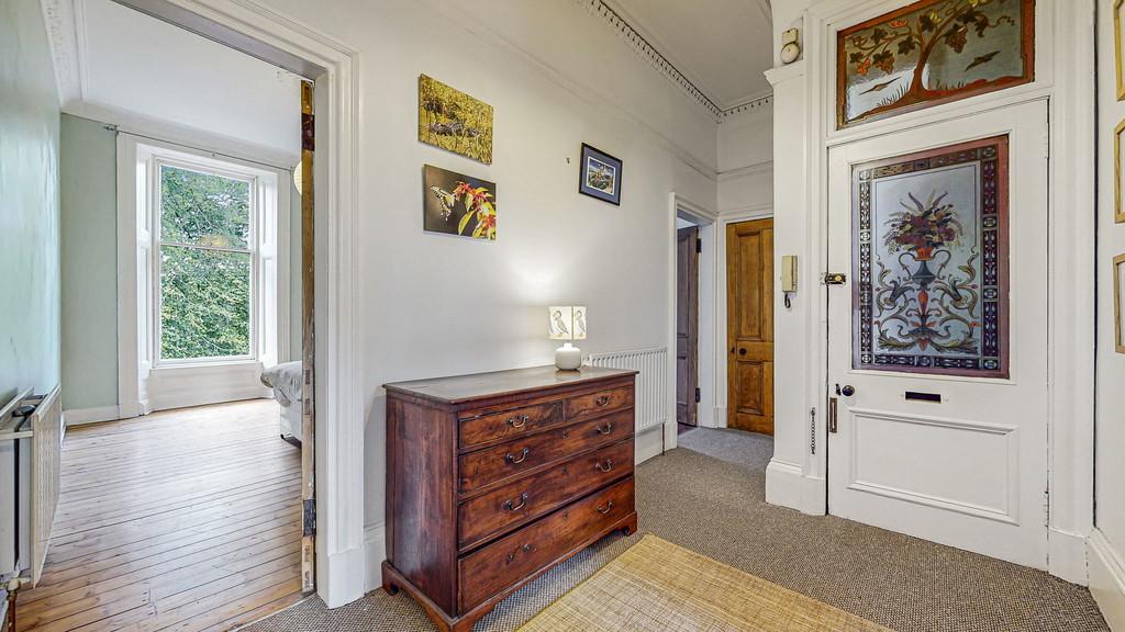 12-web-or-mls-68 Kelvin Drive Flat 1.1 23