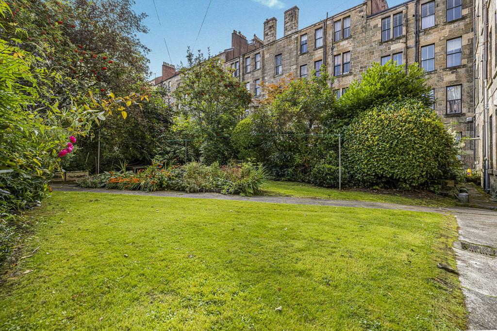 41-web-or-mls-68 Kelvin Drive Flat 1.1 10