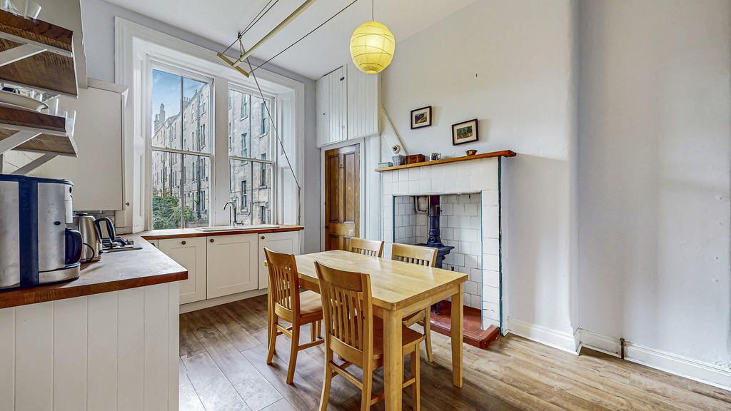 22-web-or-mls-68 Kelvin Drive Flat 1.1 29
