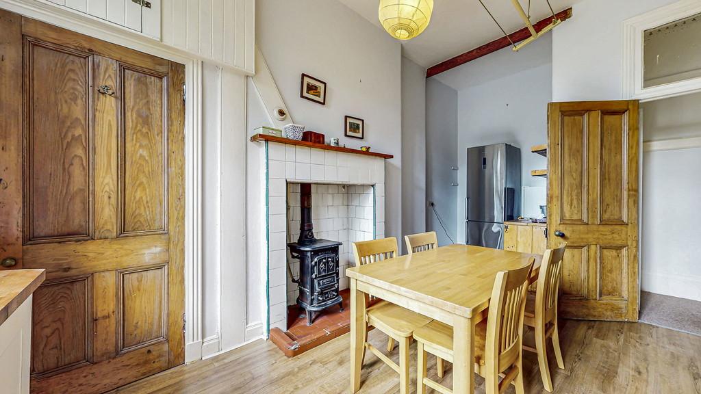 25-web-or-mls-68 Kelvin Drive Flat 1.1 32