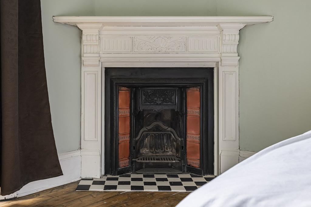28-web-or-mls-68 Kelvin Drive Flat 1.1 1