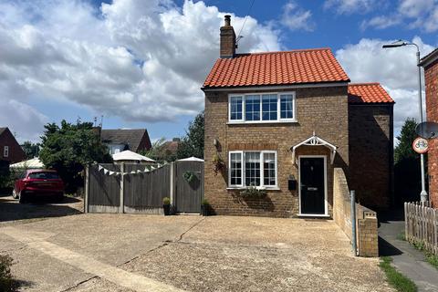4 bedroom detached house for sale, Commercial Road, Alford LN13