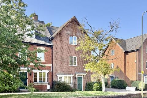 4 bedroom townhouse for sale, Pickering Row, Wantage