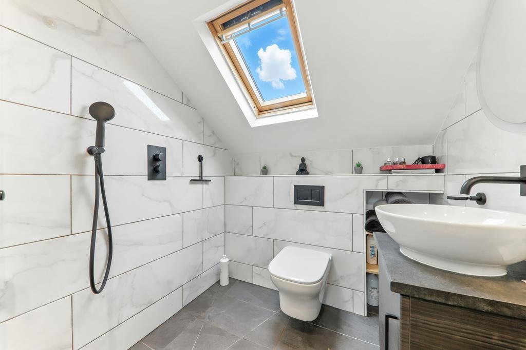 Ensuite - High Green Road - Ewe Move Pontefract