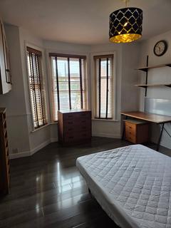 1 bedroom in a house share to rent, Garland Road, Poole, BH15