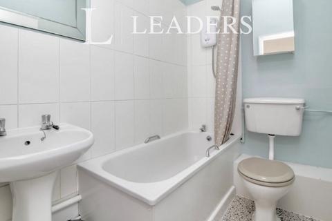 2 bedroom flat to rent, Bridge Street, Evesham, WR11