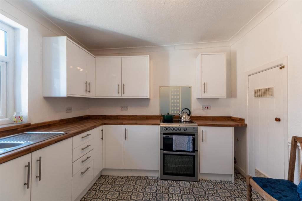 2 Burgess Place-002.jpg