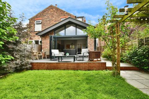 13 Beech Avenue, Manchester, M22 4JE