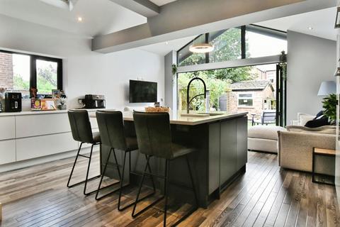 13 Beech Avenue, Manchester, M22 4JE