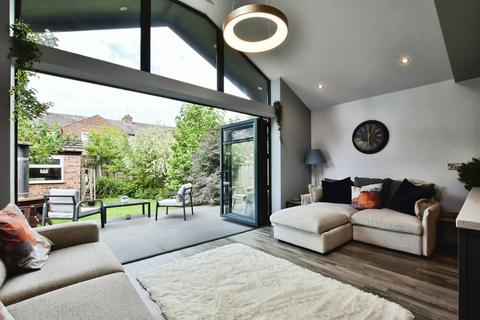 13 Beech Avenue, Manchester, M22 4JE