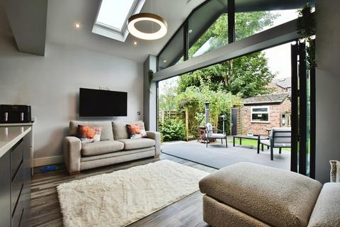 13 Beech Avenue, Manchester, M22 4JE