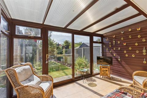 3 bedroom semi-detached house for sale, Carlton Close, Newport Pagnell