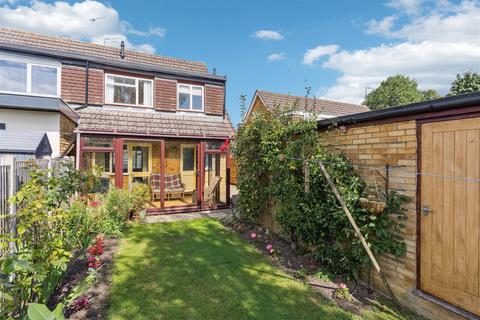 Carlton Close, Newport Pagnell