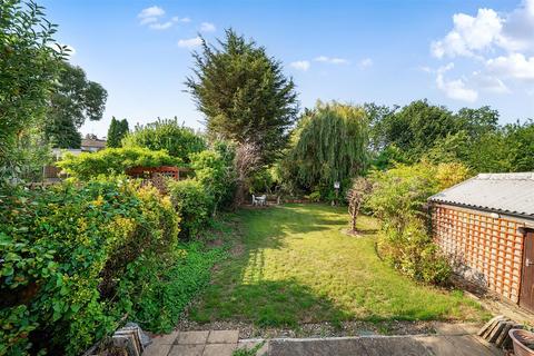 undefined, Chiltern Avenue, Bushey WD23