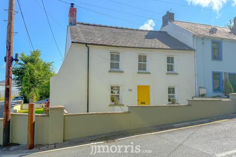 4 bedroom end of terrace house for sale, Castle Street, Cardigan