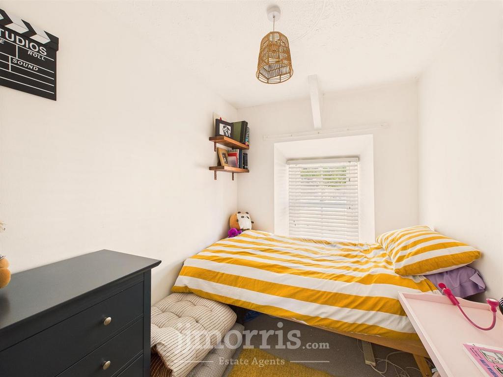 CAM05297 G0-PR0081-STILL017.jpg