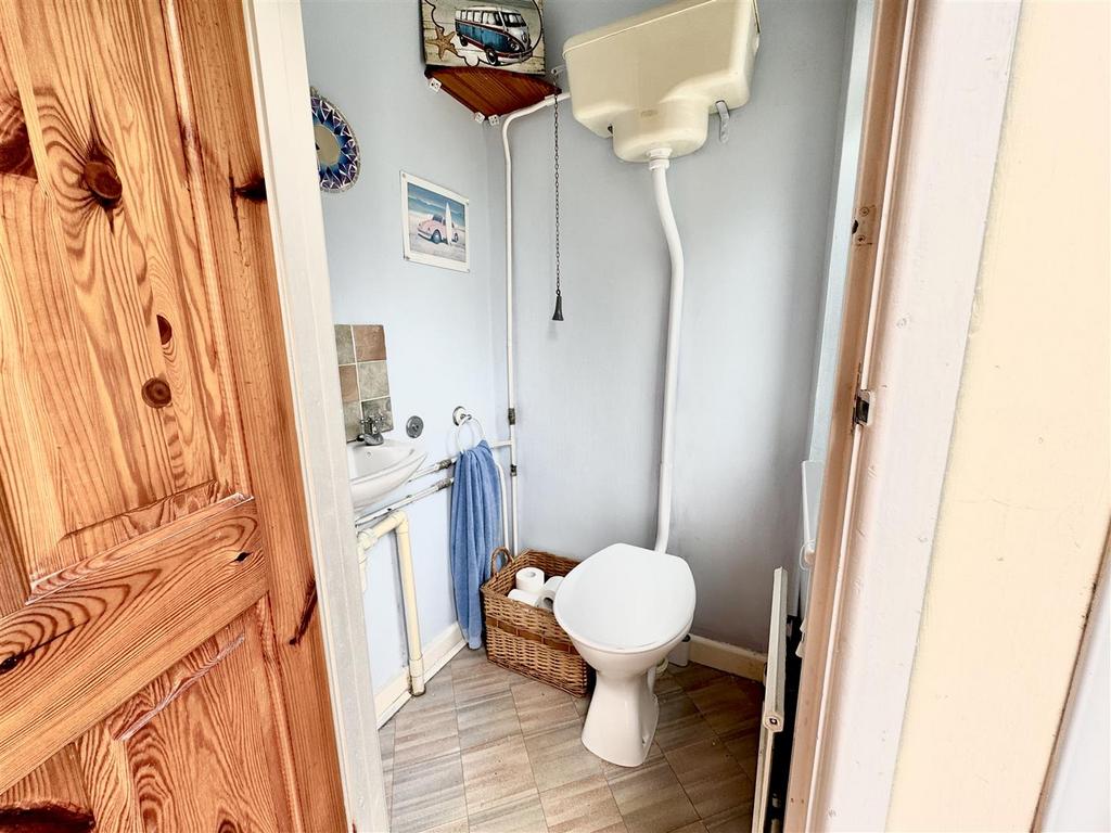 Clockroom WC