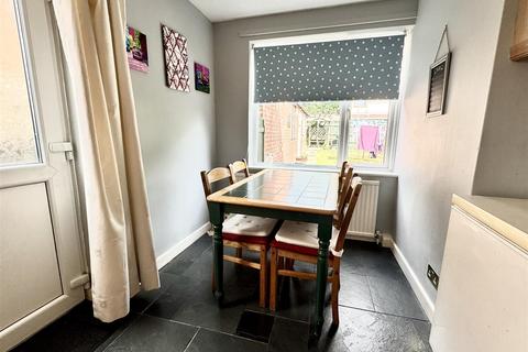 5 bedroom semi-detached house for sale, Hampton Close, Southampton