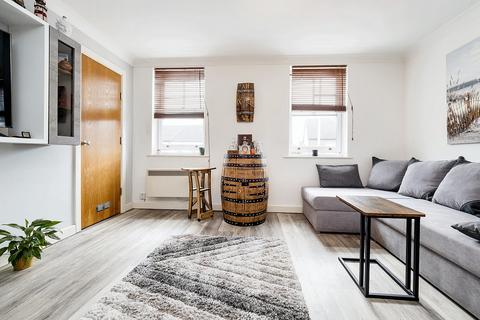 1 bedroom apartment for sale, Park Lane, Hornchurch, RM11