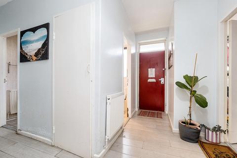 3 bedroom flat for sale, Lordship Lane, London, SE22