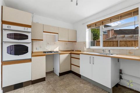 1 bedroom bungalow for sale, St. Peters Close, Evesham WR11