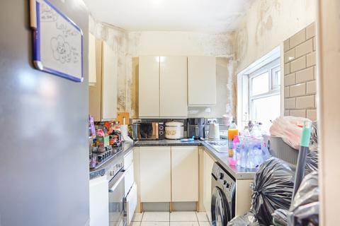 3 bedroom terraced house for sale, Rochdale Road, Bury BL9