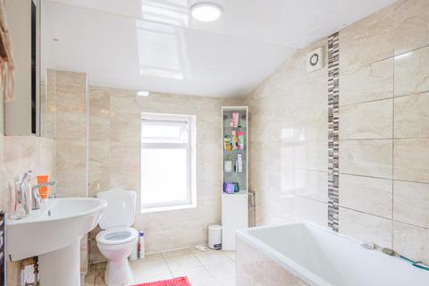 3 bedroom terraced house for sale, Rochdale Road, Bury BL9
