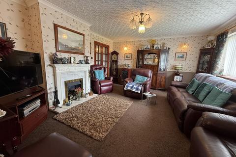 3 bedroom bungalow for sale, Maes Derwydd, Llangefni, Anglesey, LL77