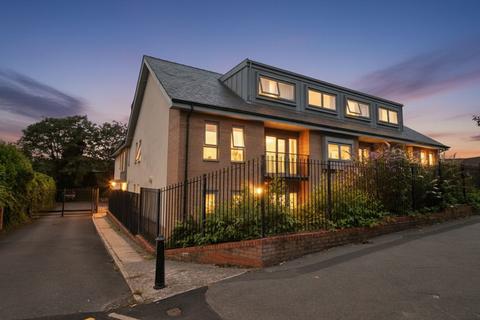 St. Werburghs Road, Park Brow, M21